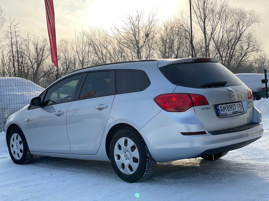 Opel Astra 2011 дизель