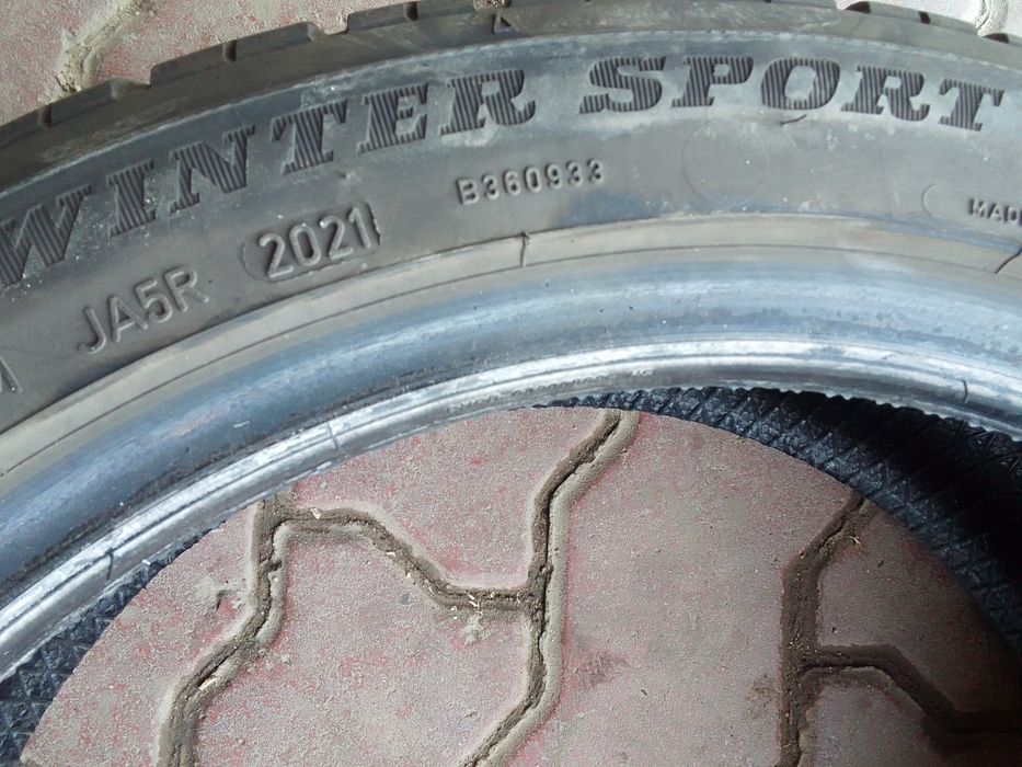 Opona zimowa 205/45r17 DUNLOP 2021r