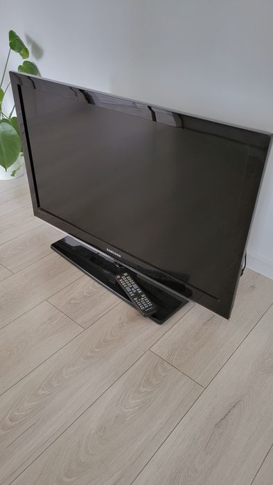 TV Telewizor Samsung 37” Full HD – sprawny, pilot, LED z tyłu