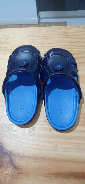 Sandálias tipos Crocs