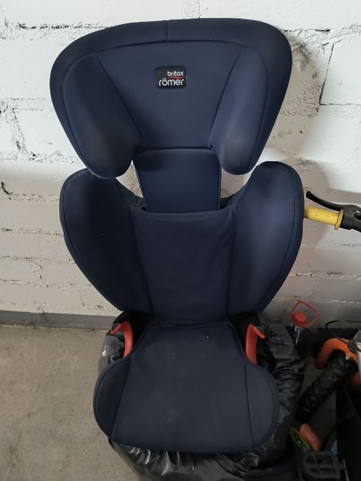 Fotelik dziecięcy britax roomer 15-36 kg granatowy
