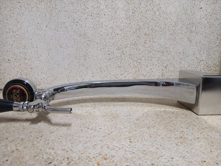 Coluna de tiragem de cerveja curva tipo "cobra" de 1 via