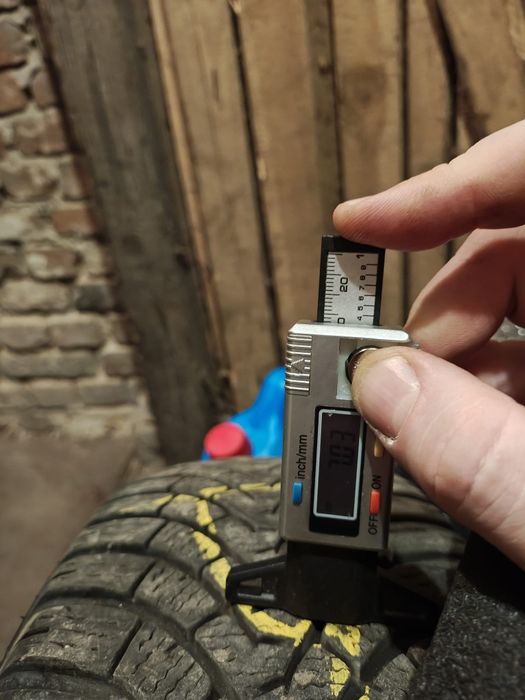 Opony zimowe 195/65/15 dot4424 i dot4421 w bdb stanie