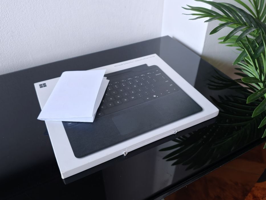 Microsoft Surface Pro 8 (16GB RAM) Como Novo + Teclado Signature & Pen (Garantia)