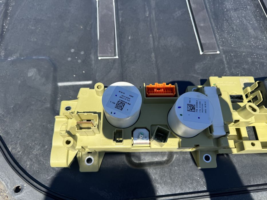 Продам контактори Mustang mach-e 2024 року повний привід