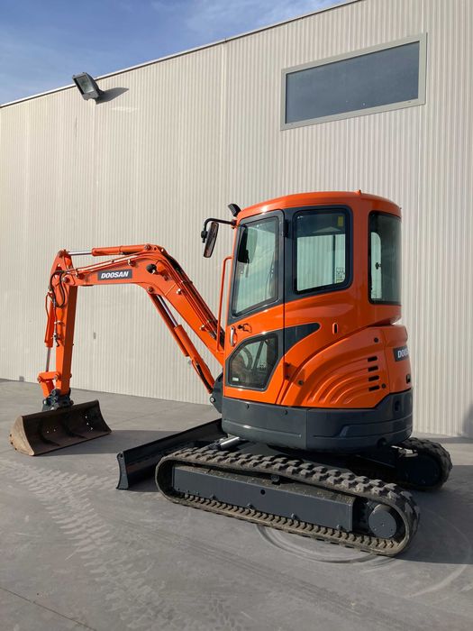 mini giratoria Doosan 3,5 t