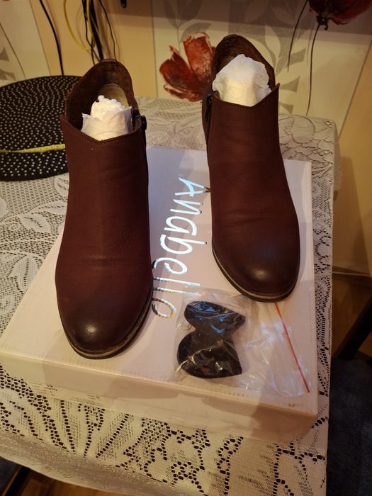 Bordowe botki ze skóry naturalnej