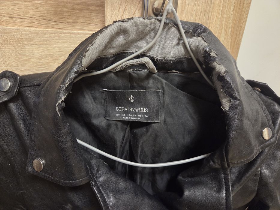 Czarna ramoneska kurtka skórzana eko skóra biker jacket Stradivarius