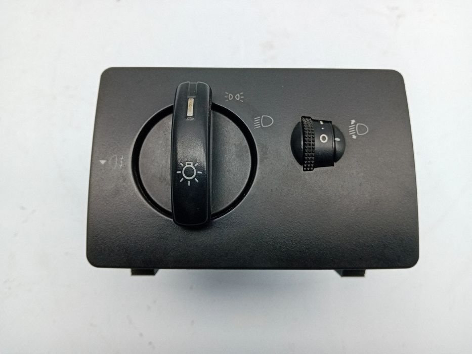 Botão / interruptor de luzes FORD Fiesta V Van