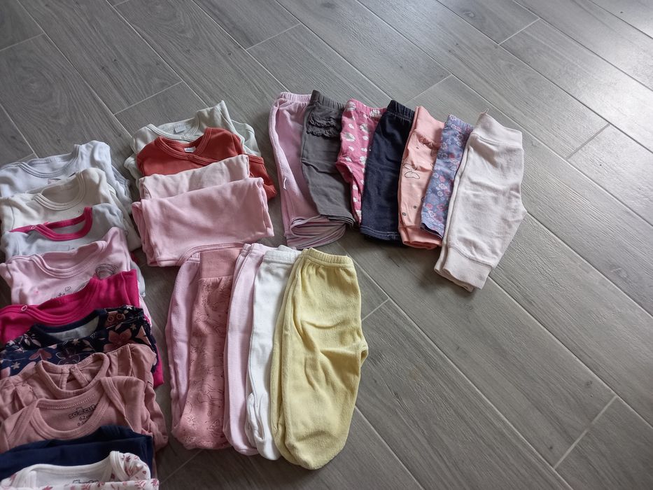 Paka ubranek dla dziewczynki r.62