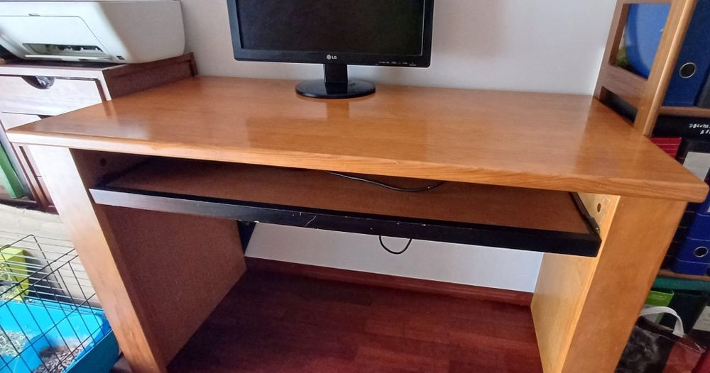 Secretária para computador