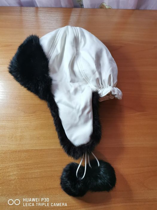 Шапка зимова для дівчини
