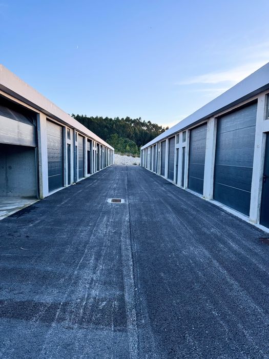 Arrenda-se Garagem (Box) Torres Vedras