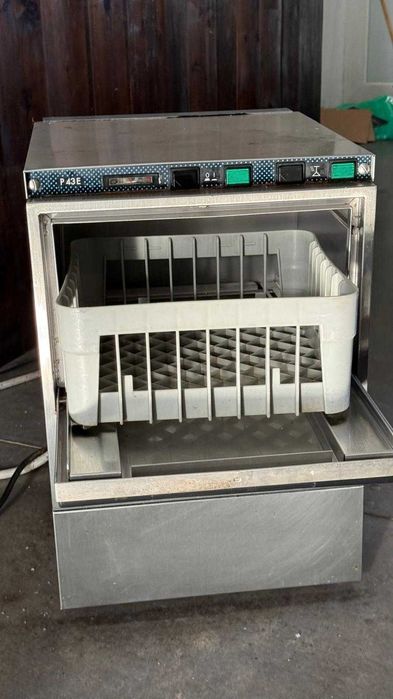 Maquina de lavar chávenas e copos