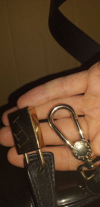 torebka kuferek Furla Candy czarna ze panterką i skórzanymi rączkami