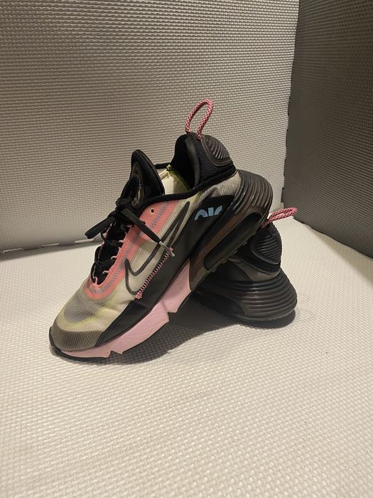 Wyjątkowe Nike 42