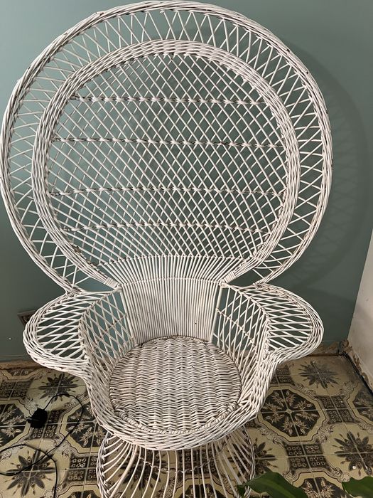 Cadeira pavao branca