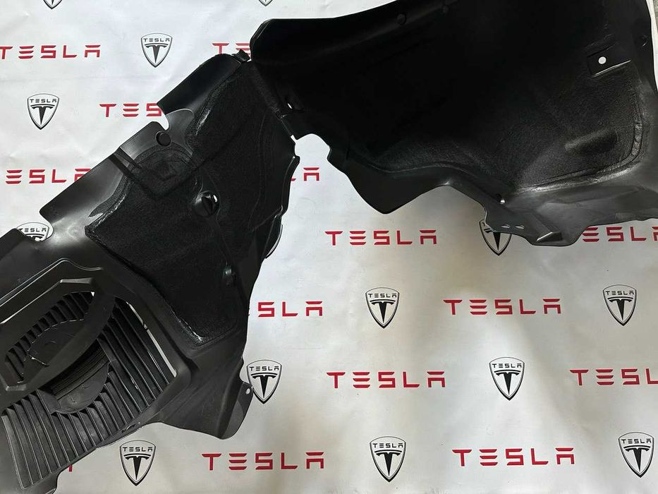 Підкрилок крила передній RH/LH Tesla model S 2016-2021