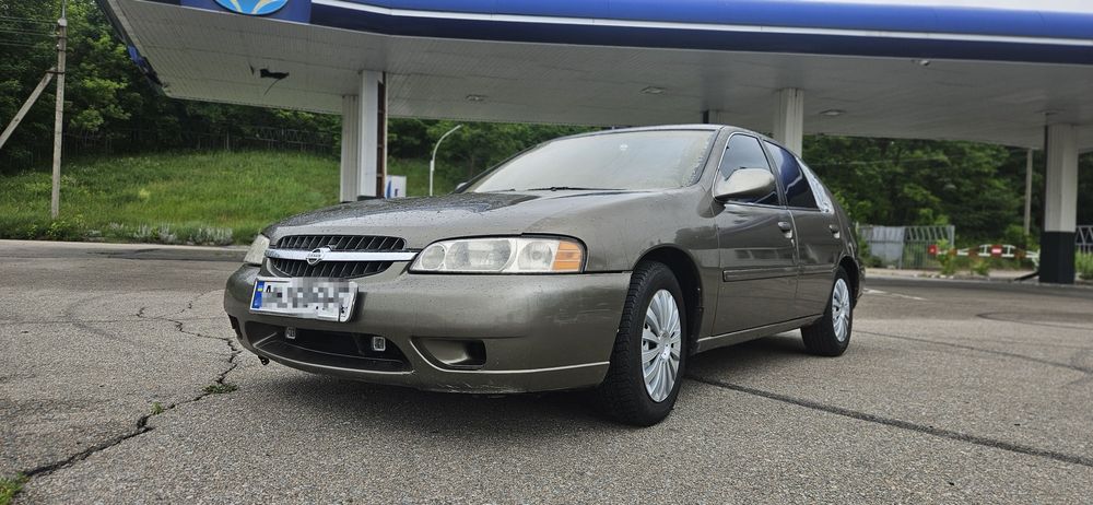 Nissan Altima 2000 рік