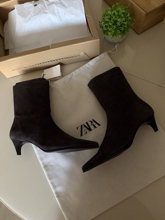 Замшеві черевики ботильони Zara