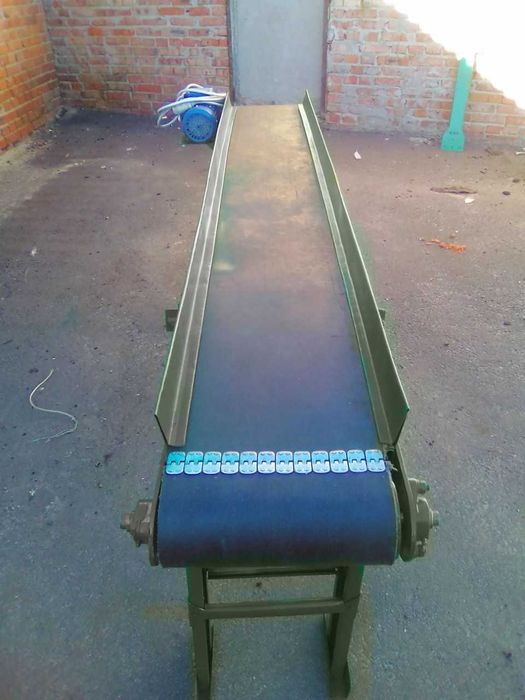 Шнековий навантажувач (погрузчик, конвейєр, протруювач) зерна, соі