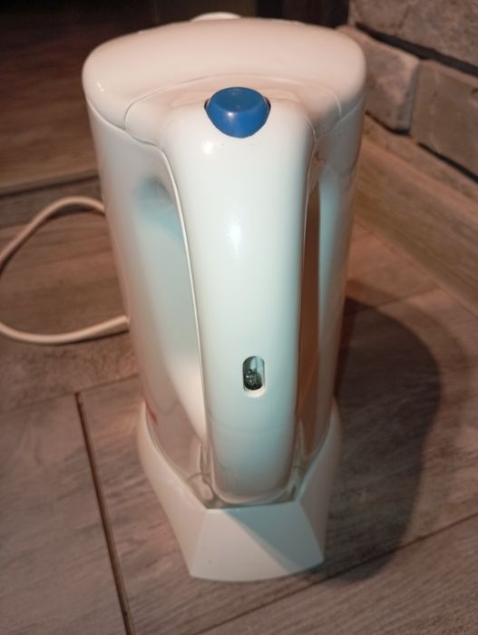 biały czajnik elektryczny Aspa 175 O. Bezprzrwodowy 1,7litra
 Aspa 175