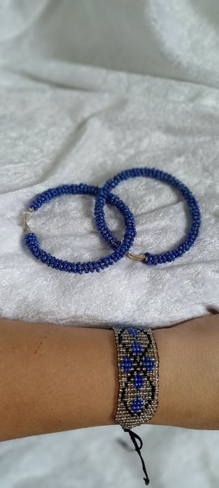 bransoletki, kolczyki, naszyjnikі z koralików