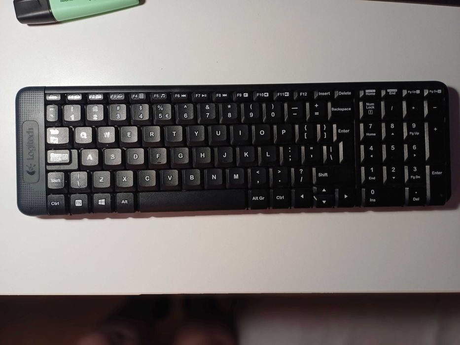 Klawiatura Logitech K220 , bez nadajnika , mało używana