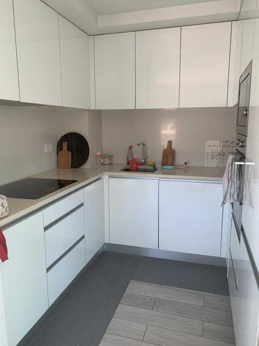 T2 com garagem e varanda corrida em Arcozelo – particular vende