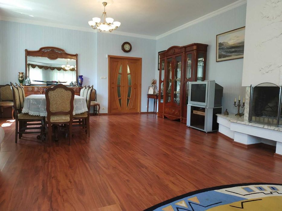 Продам дом м. Алексеевское б. Фронтовиков