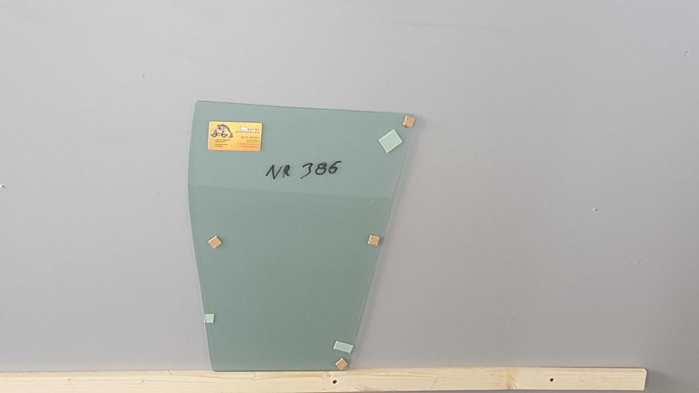 CAT 416D 420D 424D 428D 430D 432D 438D 442D 446D - szyba nr 386