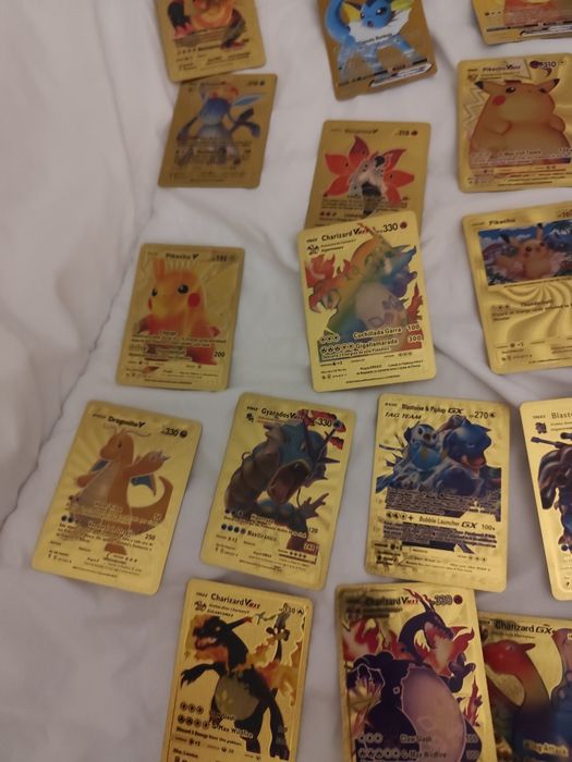 Cartas Pokémon douradas
