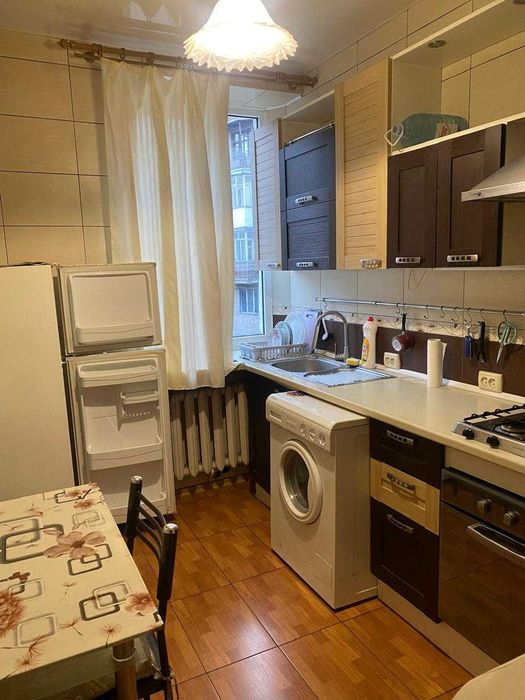 Оренда 2-о кімнатної квартири у центрі Харкова - можливо з гаражем...