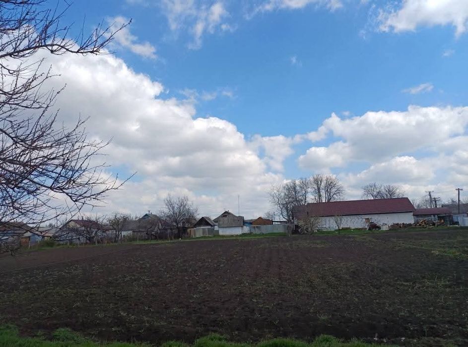 Продам житловий будинок
Будинок та земельна ділянка за адресою с-ще Г