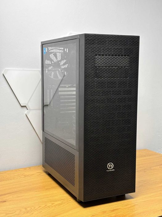 Корпус Thermaltake Core X71 Black  Tempered Glass Edition Black