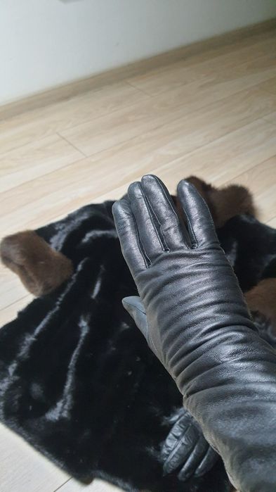 Перчатки чорні до ліктя з натуральної шкіри