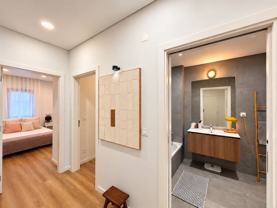 T3 único com closet e domótica | Orientação a sul | 2 lugares de garagem com Wallbox | Casal Residence, Pontinha