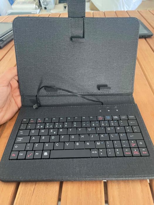 Capa e teclado como novo