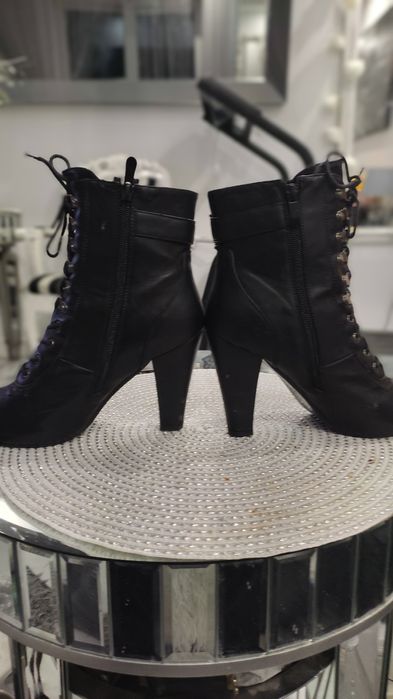 Buty damskie ze skóry ekologicznejj