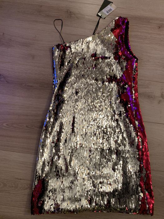 Sukienka cekinowa guess