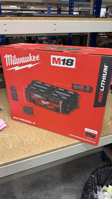 Radio Colunas Milwaukee com Bluetooth PRCDAB