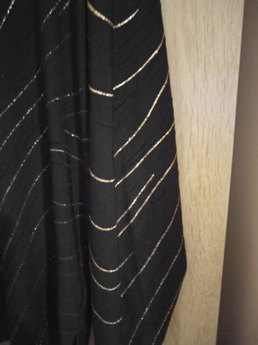 Bluzka ze złotą nitka