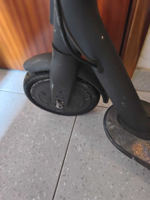 Trotinete Elétrica (Estilo Xiaomi M365) – Para Peças ou Reparação