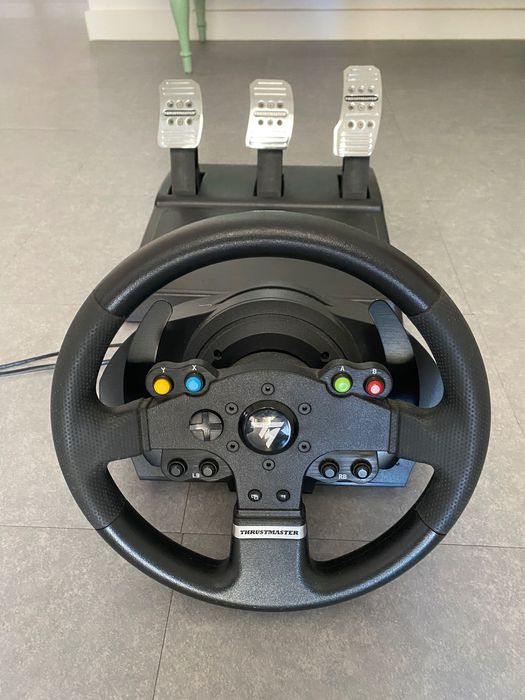 Volante Trustmaster TMX PRO