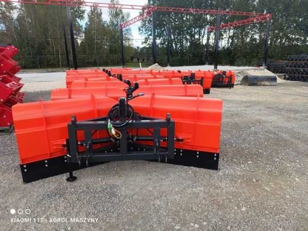 Lemiesz pług strzałkowy do odśnieżania Metal-Technik 2,6