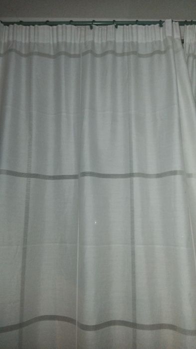 Продам белые шторы
