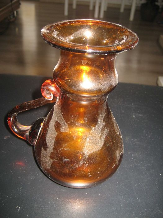 zabytki PRL -  ozdobny wazonik 13 cm