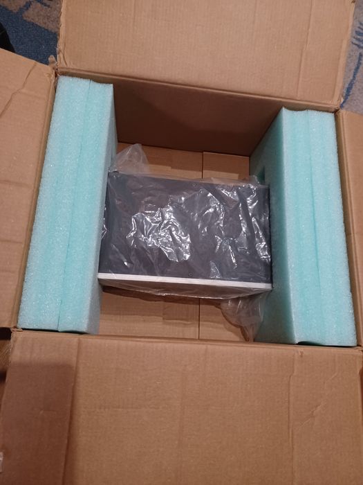 Ampificadores Classé Cap80, Plinius 2100i, Rogue Stealth, Meridian 201