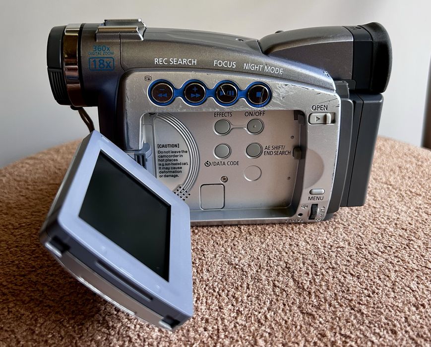 Видеокамера Canon MV700 E