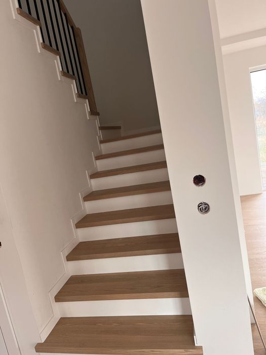 Schody drewniane, stolarz  konkurecyjne ceny